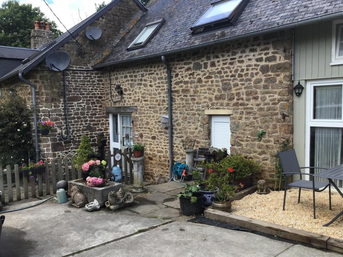 Apartamento Les Petits Champs Buais-les-Monts Exterior foto