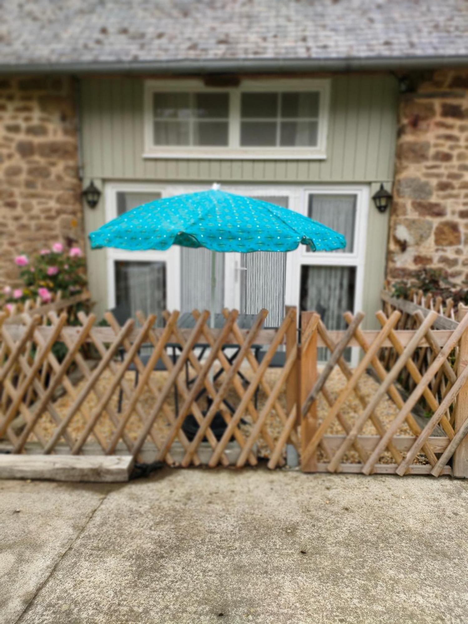 Apartamento Les Petits Champs Buais-les-Monts Exterior foto