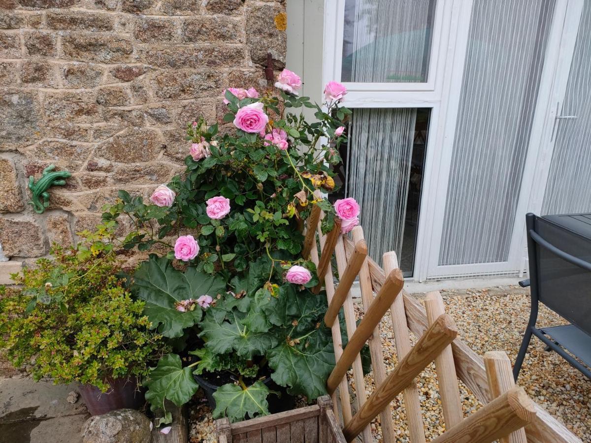 Apartamento Les Petits Champs Buais-les-Monts Exterior foto