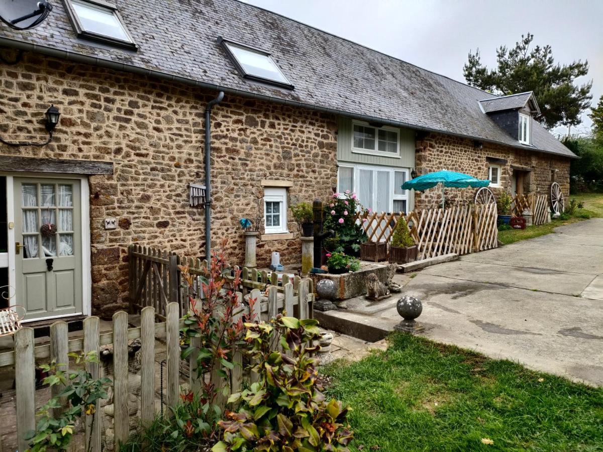 Apartamento Les Petits Champs Buais-les-Monts Exterior foto