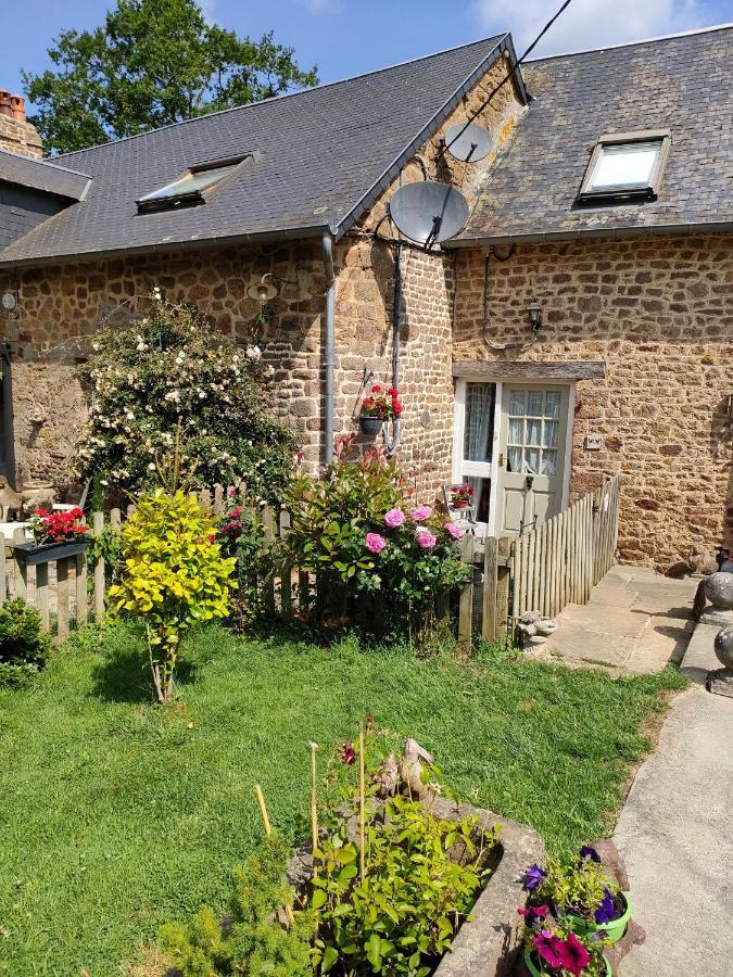 Apartamento Les Petits Champs Buais-les-Monts Exterior foto